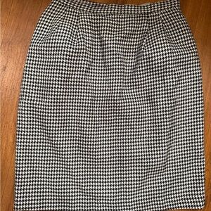 Classic Houndstooth Women's Skirt